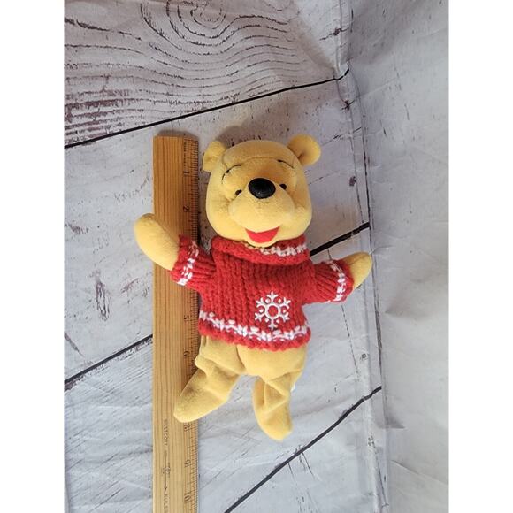 Vintage Disney Store Winnie the Pooh Snowflake Sweater Pooh Mini Bean Bag Beanie - Picture 6 of 6